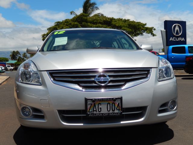 Nissan Altima 2012 photo 2