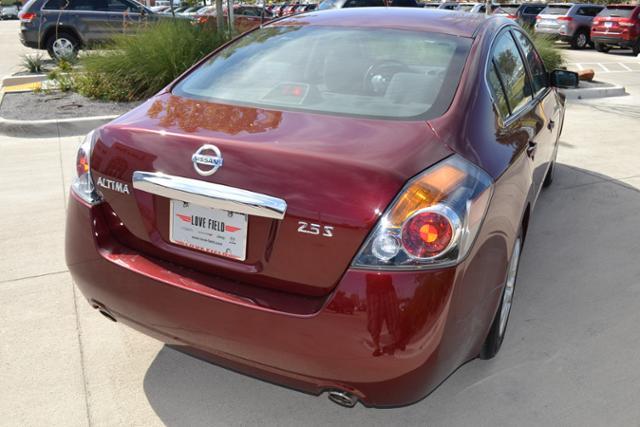 Nissan Altima 2012 photo 1