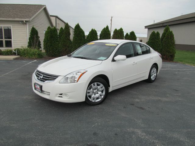 Nissan Altima 2012 photo 1