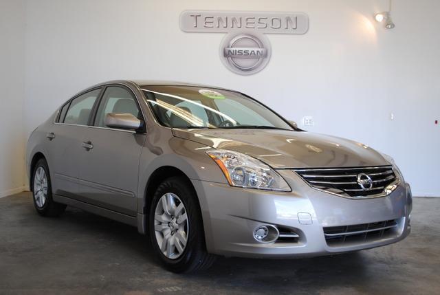 Nissan Altima 2012 photo 1