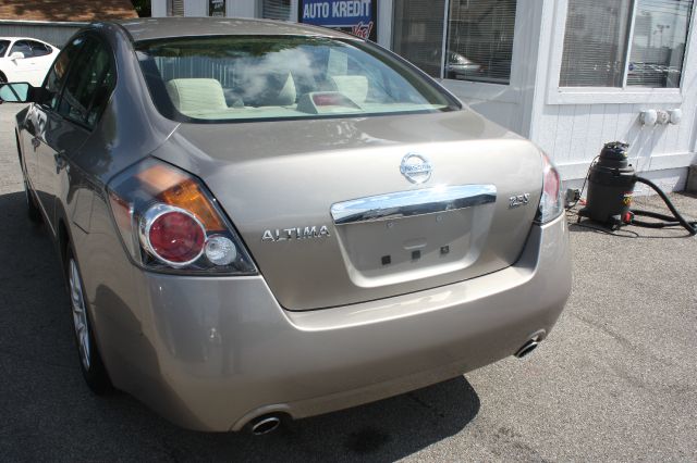 Nissan Altima 2012 photo 1