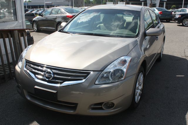 Nissan Altima 2012 photo 2