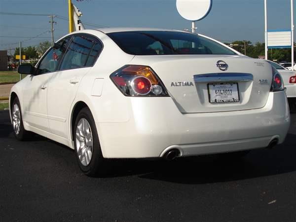 Nissan Altima Pickupslt Quad Cab SWB 4WD 4x4 Truck Sedan