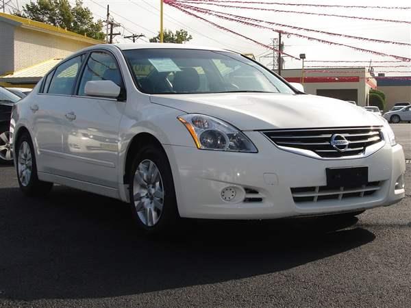 Nissan Altima 2012 photo 2