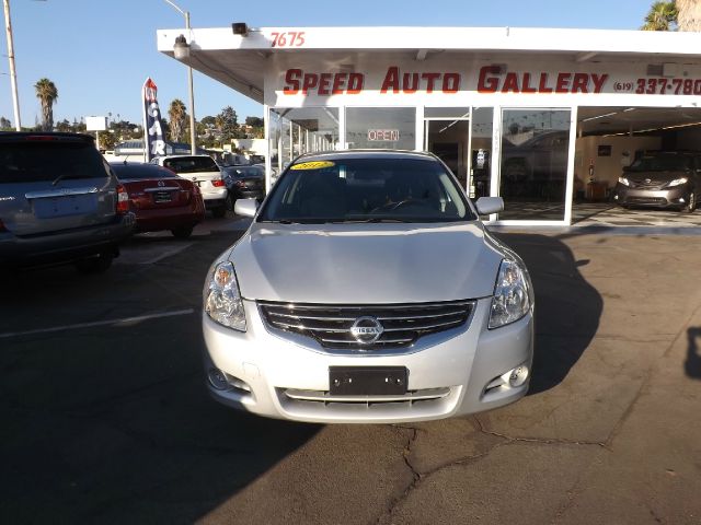 Nissan Altima 2012 photo 2