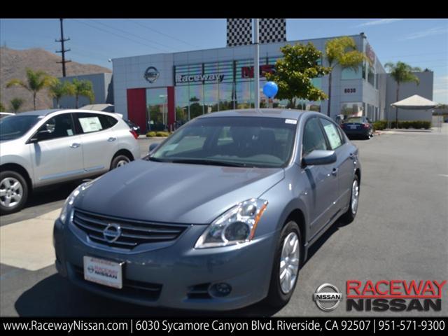 Nissan Altima Pickupslt Quad Cab SWB 4WD 4x4 Truck Sedan