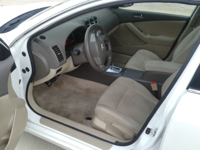 Nissan Altima 2012 photo 2