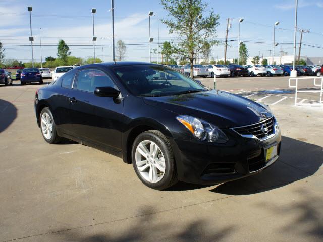 Nissan Altima 2012 photo 1