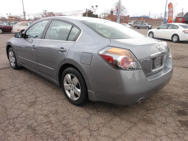 Nissan Altima 2012 photo 1