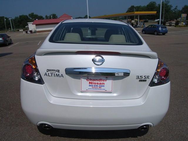 Nissan Altima 2012 photo 2