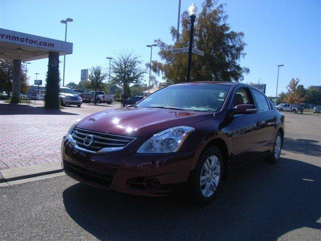 Nissan Altima 2012 photo 1