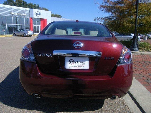 Nissan Altima 2012 photo 2