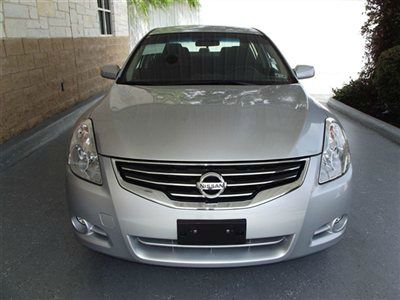 Nissan Altima 2012 photo 1