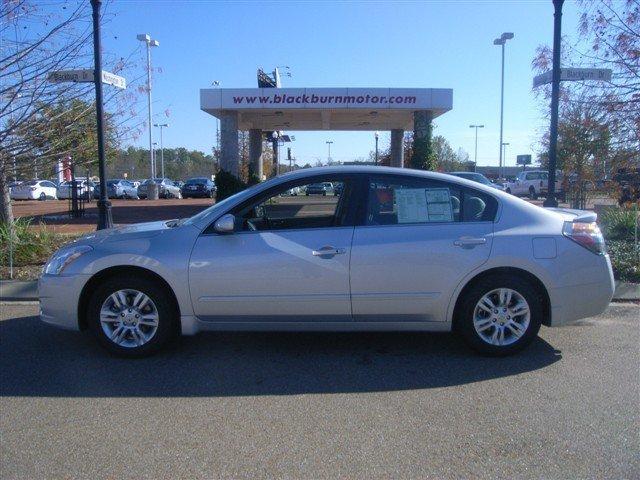 Nissan Altima Unknown Sedan