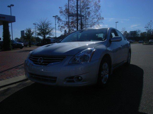 Nissan Altima 2012 photo 1