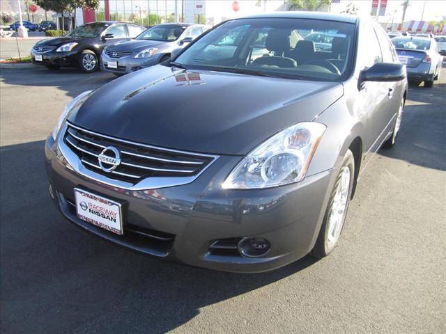 Nissan Altima 2012 photo 2