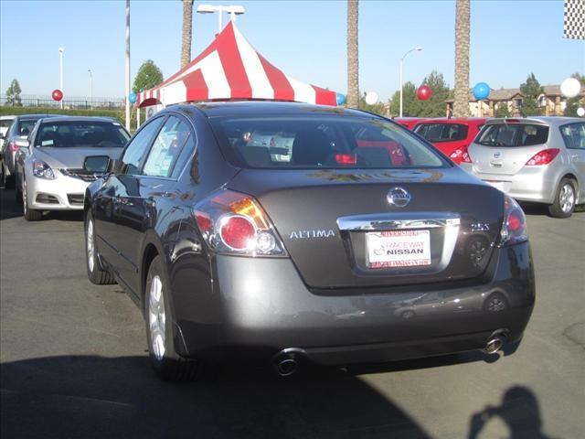 Nissan Altima 2012 photo 3