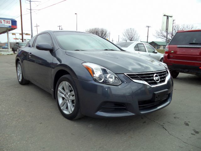 Nissan Altima 2012 photo 2