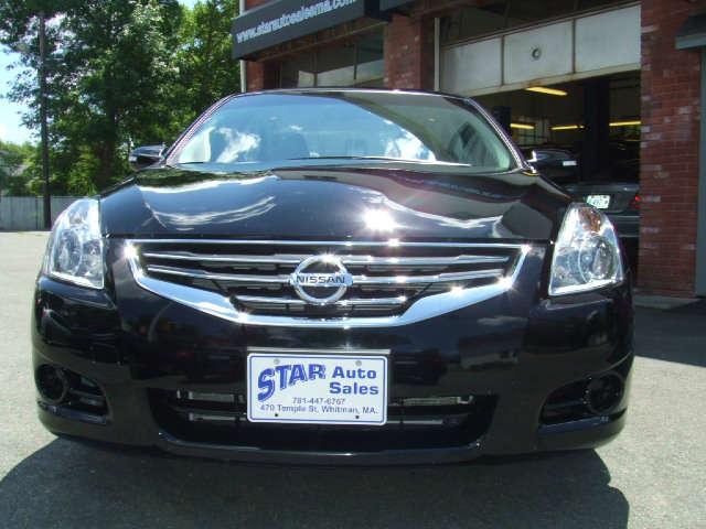 Nissan Altima 2012 photo 2