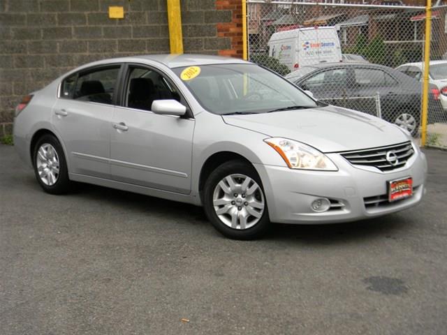 Nissan Altima 2012 photo 2