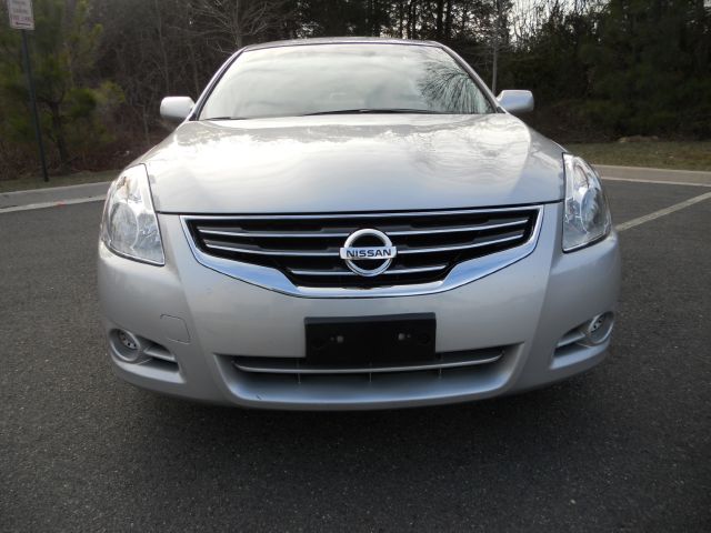 Nissan Altima 2012 photo 2