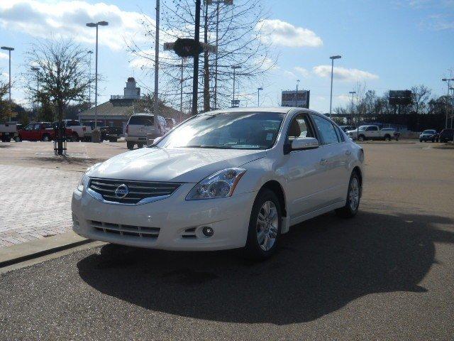 Nissan Altima 2012 photo 1