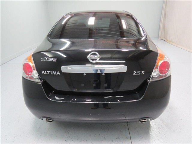 Nissan Altima 15 Sedan