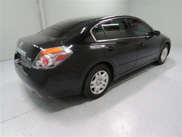 Nissan Altima 2012 photo 1