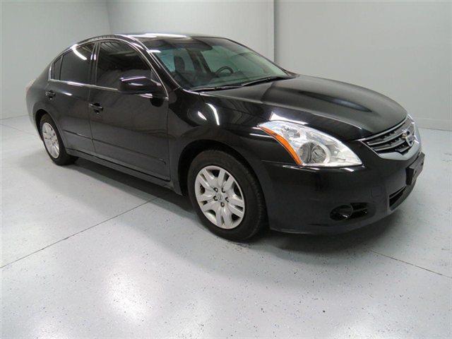 Nissan Altima 2012 photo 2