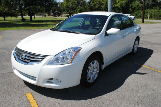 Nissan Altima 2012 photo 2