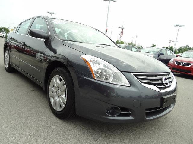 Nissan Altima 2012 photo 1