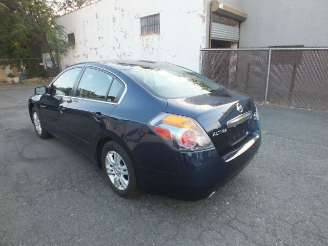 Nissan Altima 2012 photo 2