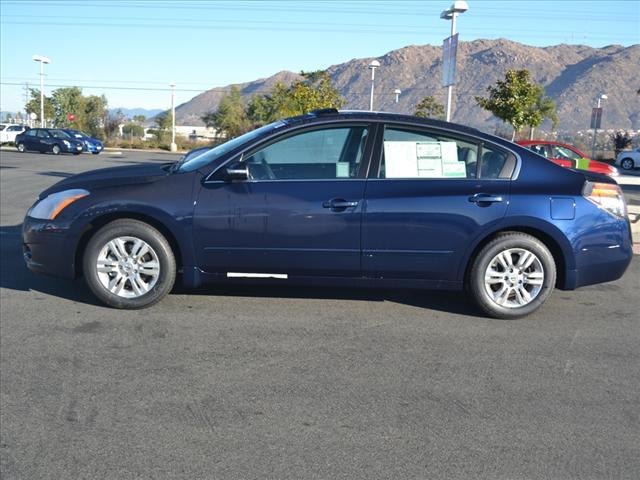 Nissan Altima 2012 photo 2