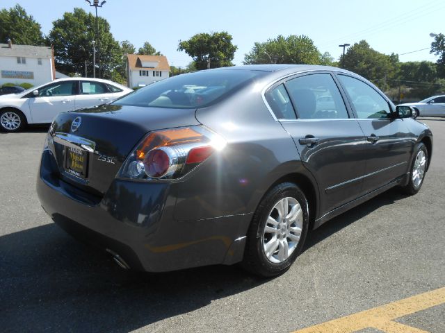 Nissan Altima 2012 photo 1