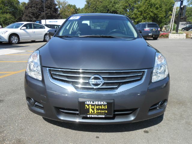 Nissan Altima 2012 photo 2