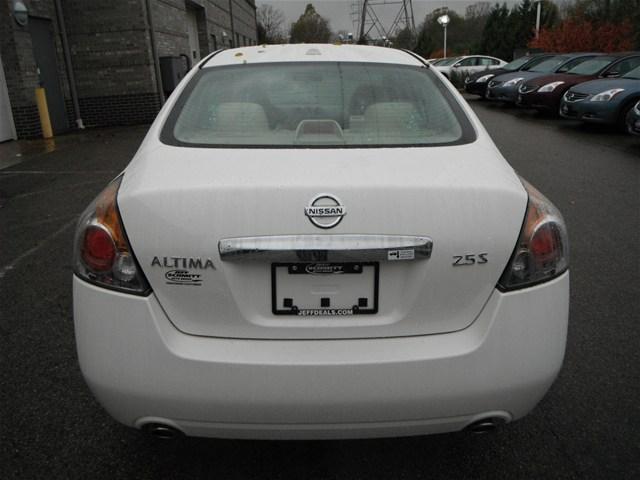 Nissan Altima 2012 photo 3