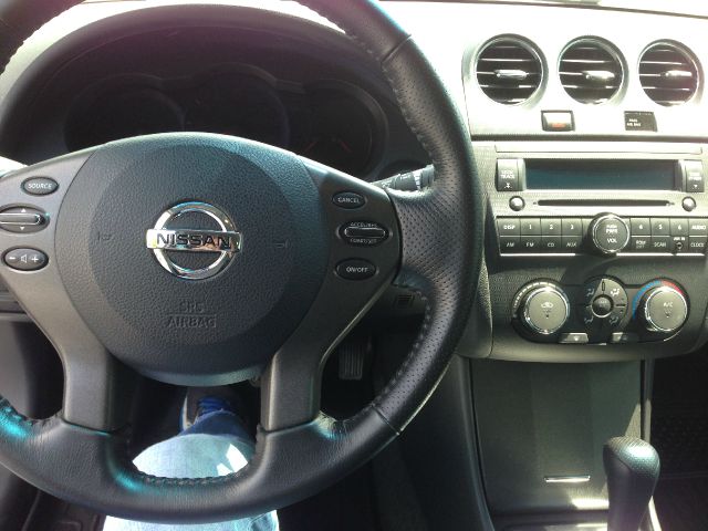 Nissan Altima 2012 photo 1