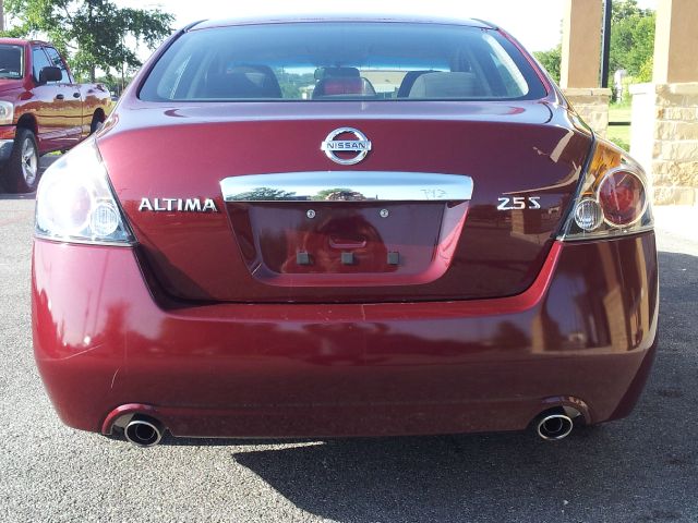 Nissan Altima Pickupslt Quad Cab SWB 4WD 4x4 Truck Sedan