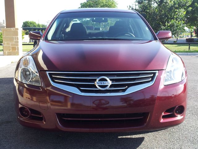 Nissan Altima 2012 photo 1