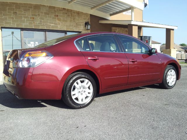 Nissan Altima 2012 photo 2