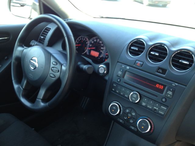 Nissan Altima 2012 photo 2