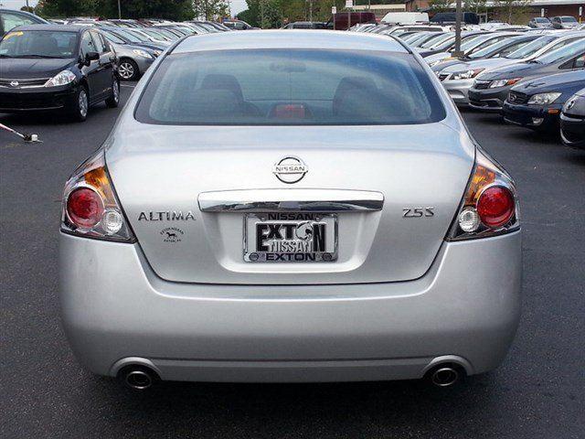 Nissan Altima 2012 photo 2