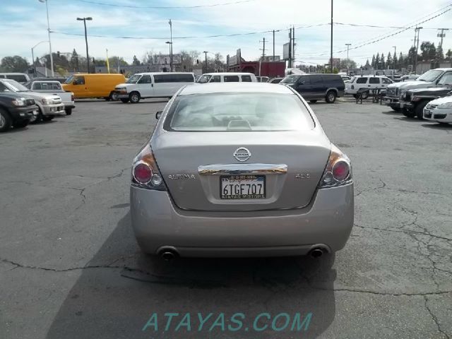 Nissan Altima 2012 photo 1