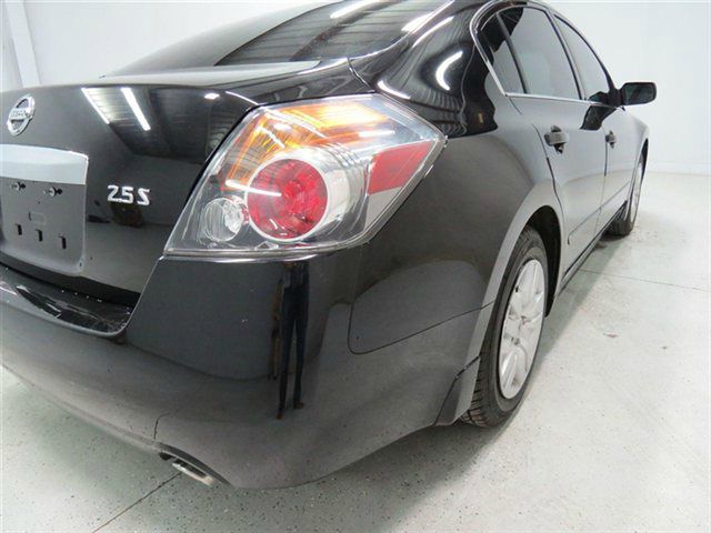 Nissan Altima Pickupslt Quad Cab SWB 4WD 4x4 Truck Sedan