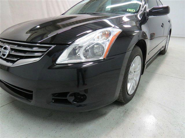 Nissan Altima 2012 photo 1