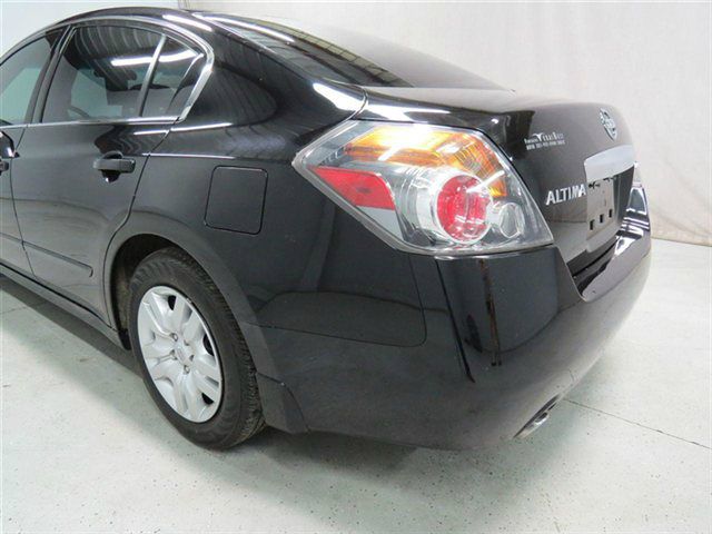 Nissan Altima 2012 photo 17