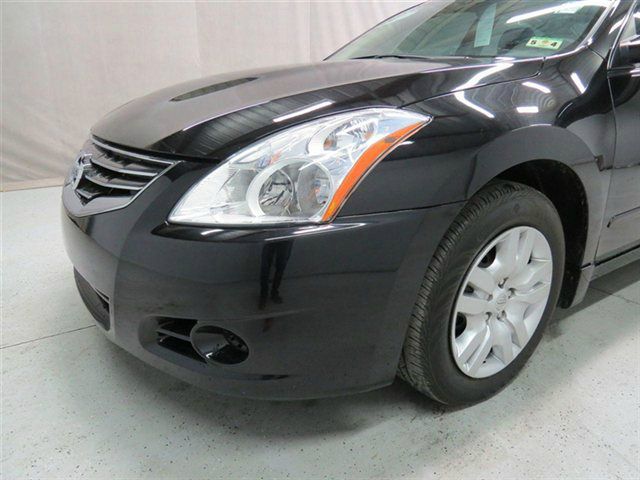 Nissan Altima 2012 photo 2