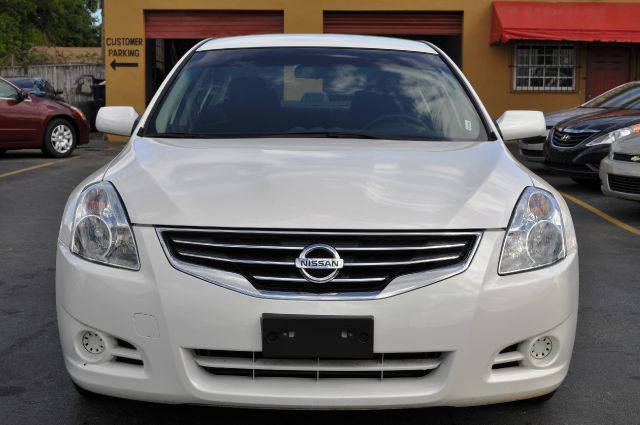 Nissan Altima Pickupslt Quad Cab SWB 4WD 4x4 Truck Sedan