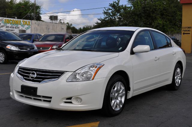 Nissan Altima 2012 photo 1