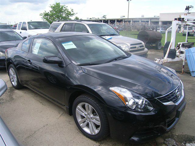 Nissan Altima 2012 photo 2